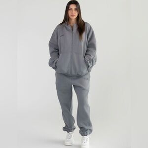 Comfrt Cloud Zip Hoodie and Sweatpants Sz Large in Wolf Grey